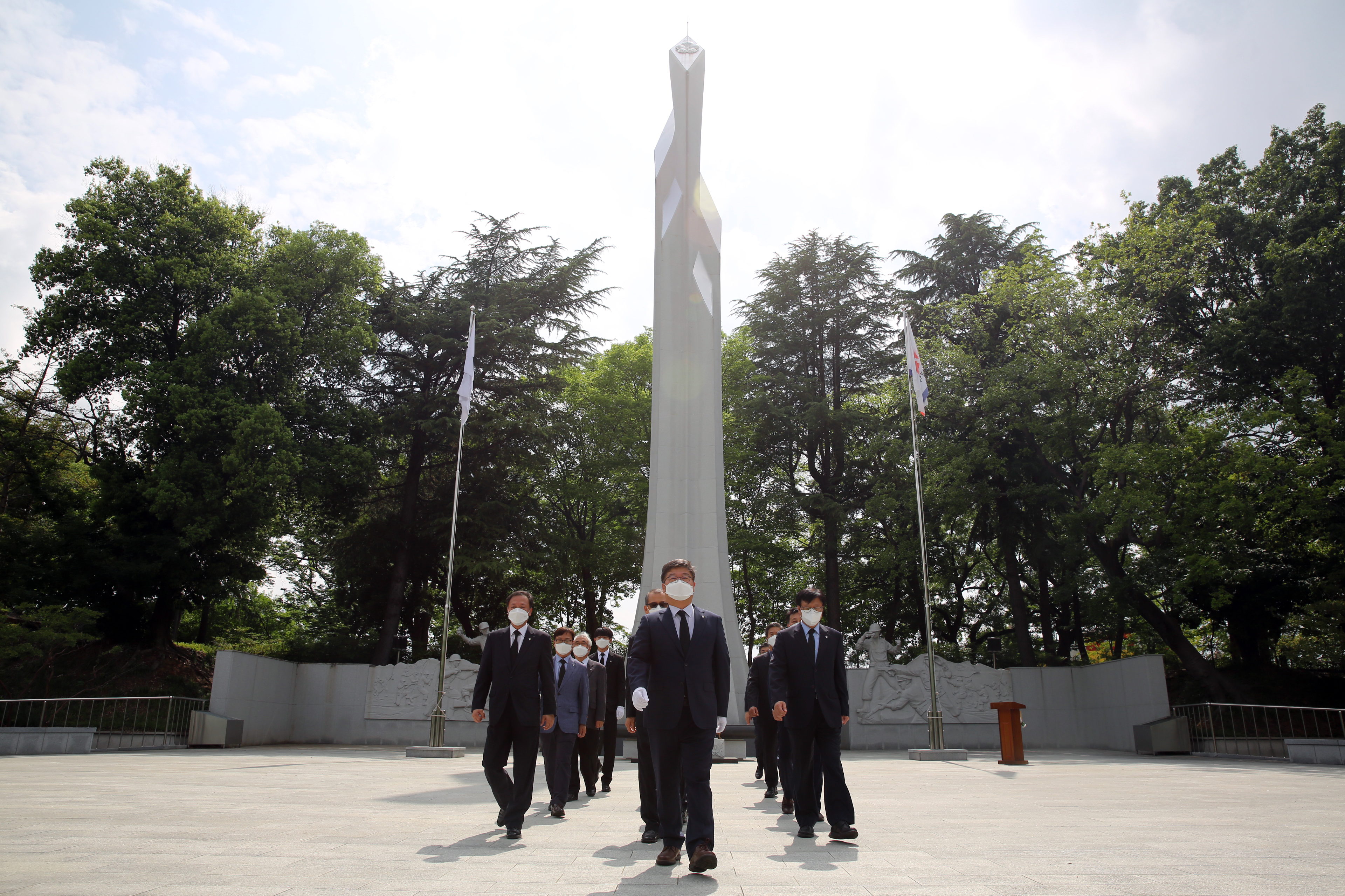 한국방송통신전파진흥원, 호국보훈의 달 맞아 현충탑 참배