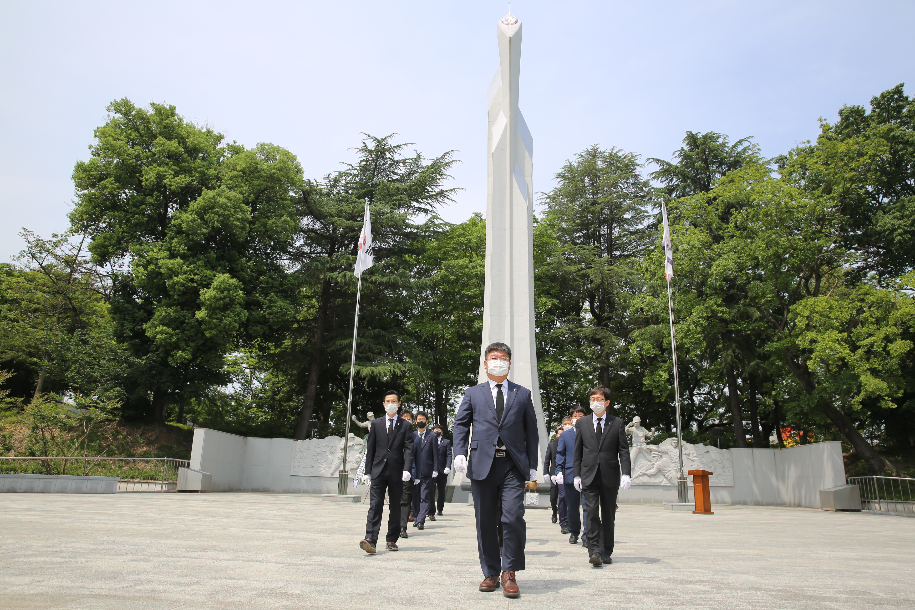 한국방송통신전파진흥원, 호국보훈의 달 맞아 현충탑 참배