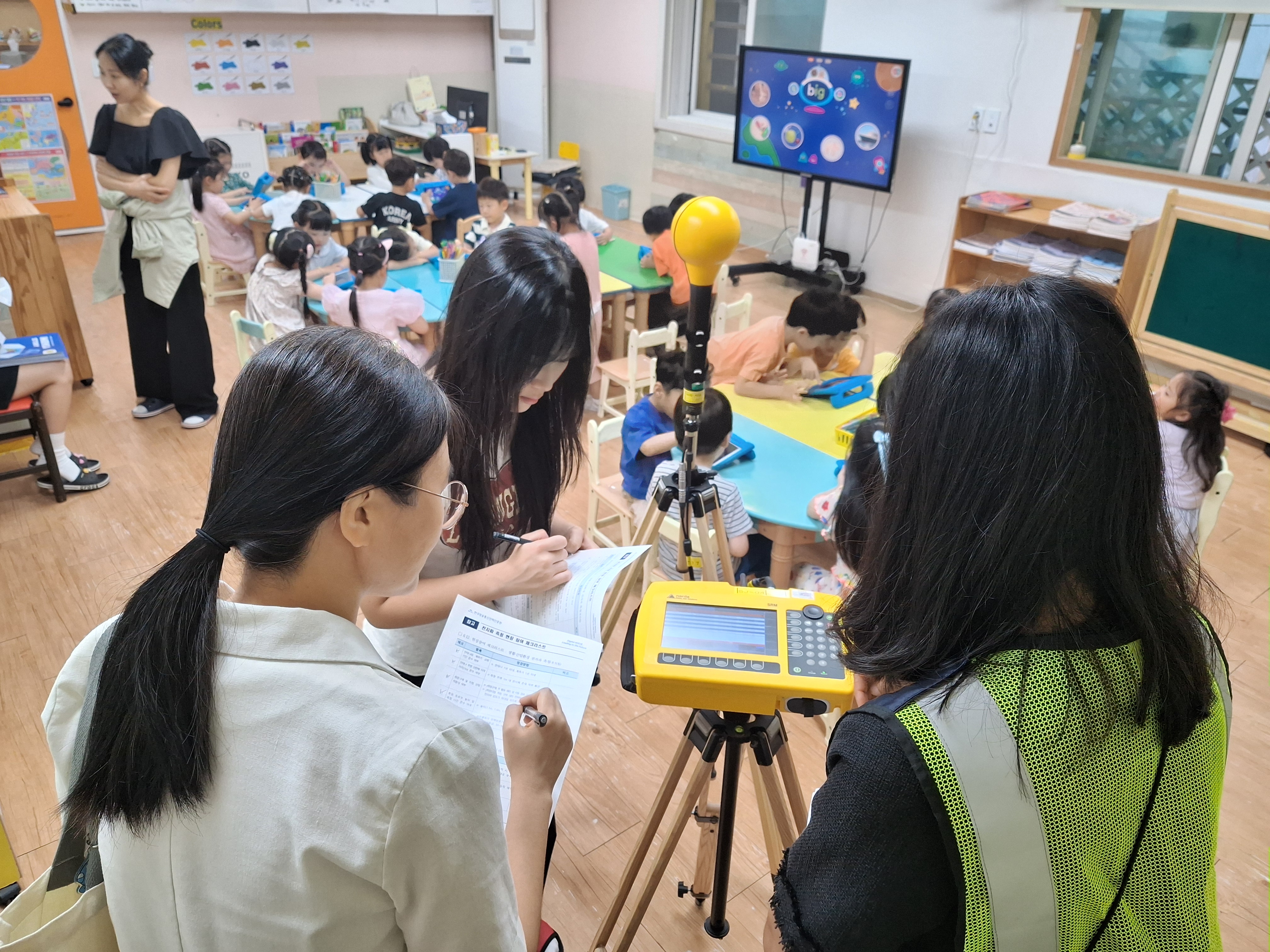 한국방송통신전파진흥원, 한국전력공사와 변전소·영유아시설 전자파 측정 현장 참여해